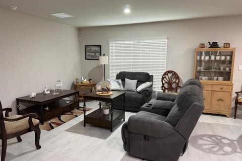 Casa en venta en Port Charlotte, Florida, 4 dormitorios, 139.26 m2 № 2135396 - foto 4