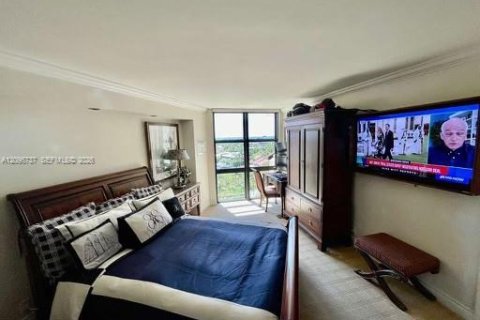 Condo in Key Biscayne, Florida, 2 bedrooms № 2392578 - photo 12