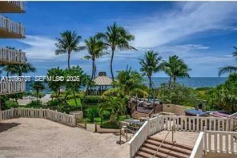 Condo in Key Biscayne, Florida, 2 bedrooms № 2392578 - photo 17