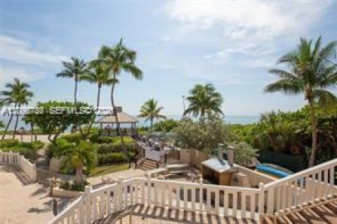 Condo in Key Biscayne, Florida, 2 bedrooms № 2392578 - photo 20