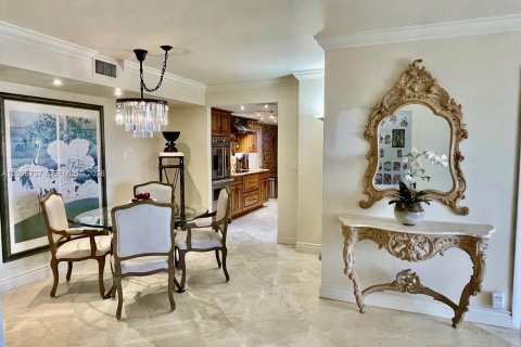 Condo in Key Biscayne, Florida, 2 bedrooms № 2392578 - photo 4
