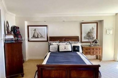 Condo in Key Biscayne, Florida, 2 bedrooms № 2392578 - photo 11