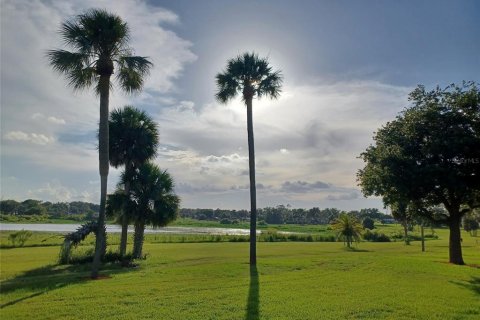 Condominio en venta en Apopka, Florida, 2 dormitorios, 91.04 m2 № 2215422 - foto 28