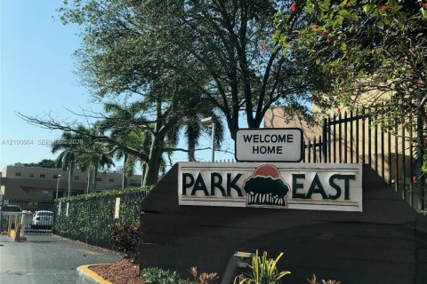 Condo in Miami, Florida, 1 bedroom № 2401294