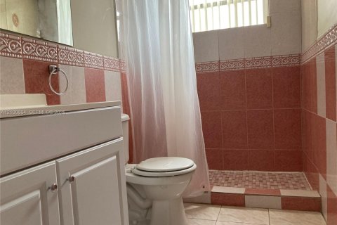 Condo in Miami, Florida, 1 bedroom  № 2401294 - photo 17