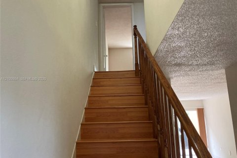 Condo in Miami, Florida, 1 bedroom  № 2401294 - photo 12
