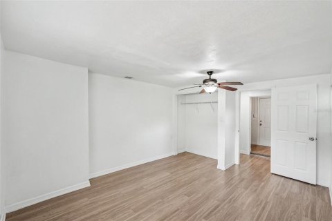 Villa ou maison à louer à Tampa, Floride: 3 chambres, 91.79 m2 № 2416315 - photo 12