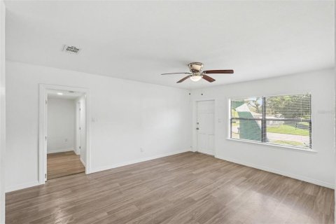 Villa ou maison à louer à Tampa, Floride: 3 chambres, 91.79 m2 № 2416315 - photo 3