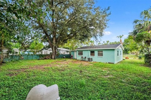 Villa ou maison à louer à Tampa, Floride: 3 chambres, 91.79 m2 № 2416315 - photo 15