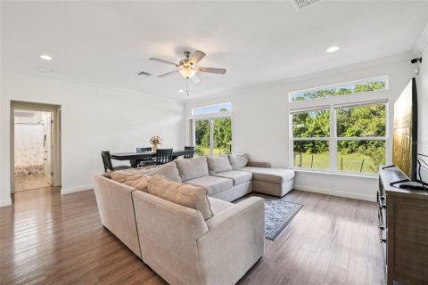 House in Kissimmee, Florida 4 bedrooms, 228.91 sq.m. № 1911875 - photo 8