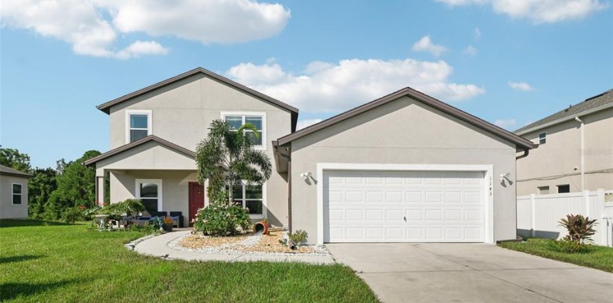 House in Kissimmee, Florida 4 bedrooms, 228.91 sq.m. № 1911875