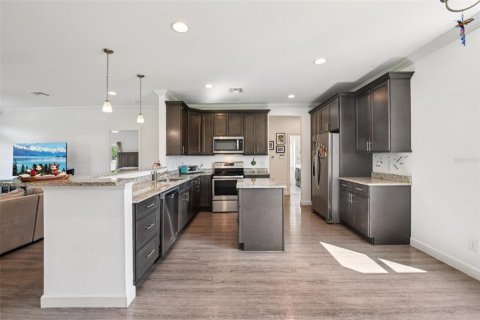 House in Kissimmee, Florida 4 bedrooms, 228.91 sq.m. № 1911875 - photo 4