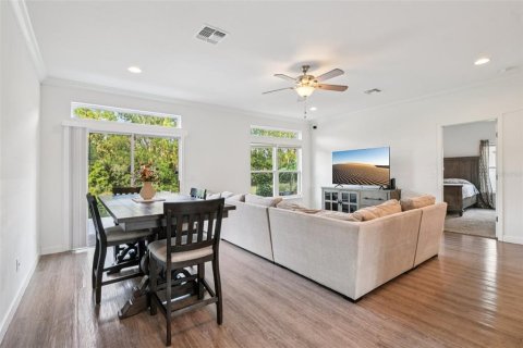 House in Kissimmee, Florida 4 bedrooms, 228.91 sq.m. № 1911875 - photo 7