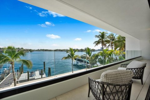Villa ou maison à vendre à Miami Beach, Floride: 6 chambres, 731.05 m2 № 2340512 - photo 28
