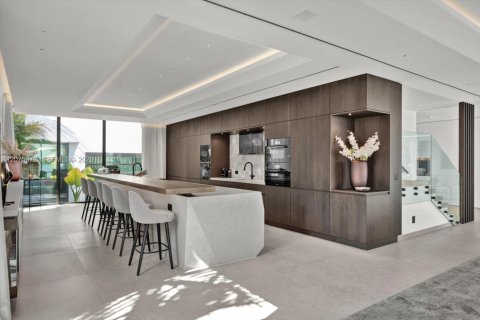 Villa ou maison à vendre à Miami Beach, Floride: 6 chambres, 731.05 m2 № 2340512 - photo 9