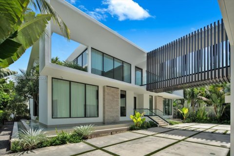 Villa ou maison à vendre à Miami Beach, Floride: 6 chambres, 731.05 m2 № 2340512 - photo 3
