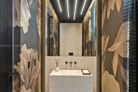 Villa ou maison à vendre à Miami Beach, Floride: 6 chambres, 731.05 m2 № 2340512 - photo 20