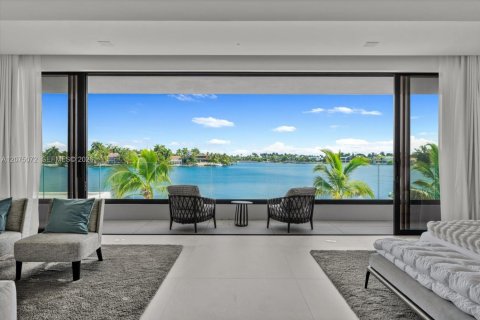 Villa ou maison à vendre à Miami Beach, Floride: 6 chambres, 731.05 m2 № 2340512 - photo 24