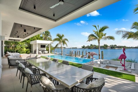 Villa ou maison à vendre à Miami Beach, Floride: 6 chambres, 731.05 m2 № 2340512 - photo 14