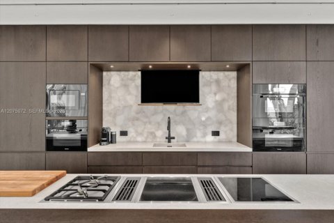 Villa ou maison à vendre à Miami Beach, Floride: 6 chambres, 731.05 m2 № 2340512 - photo 10