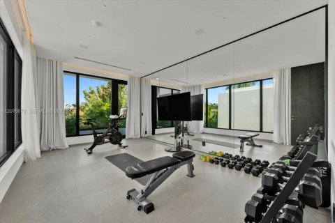 Villa ou maison à vendre à Miami Beach, Floride: 6 chambres, 731.05 m2 № 2340512 - photo 22