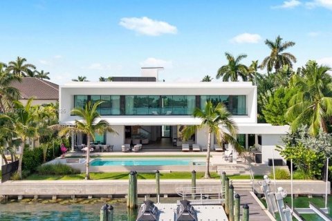 Villa ou maison à Miami Beach, Floride 6 chambres, 731.05 m2 № 2340512