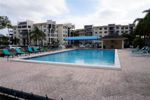 Condo in Tamarac, Florida, 1 bedroom  № 1971483 - photo 21