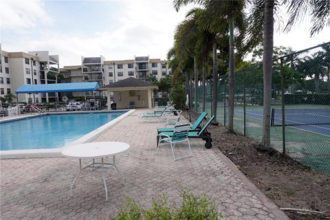 Condo in Tamarac, Florida, 1 bedroom  № 1971483 - photo 20