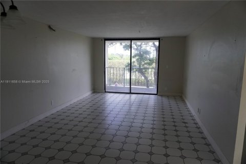 Condo in Tamarac, Florida, 1 bedroom  № 1971483 - photo 3