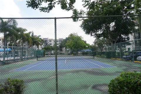 Condo in Tamarac, Florida, 1 bedroom  № 1971483 - photo 18