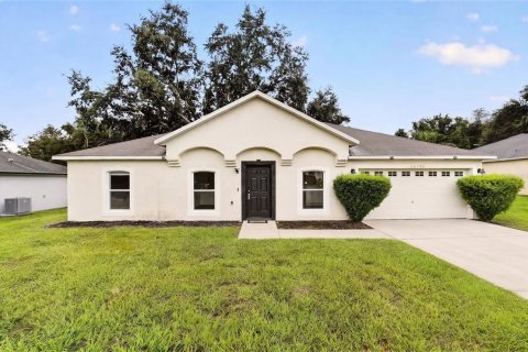 Casa en Ocala, Florida 3 dormitorios, 150.04 m2 № 2354347