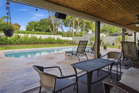 House in Davie, Florida 4 bedrooms, 177.26 sq.m. № 2066542 - photo 29