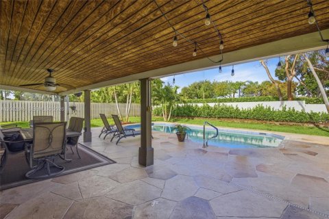 House in Davie, Florida 4 bedrooms, 177.26 sq.m. № 2066542 - photo 30