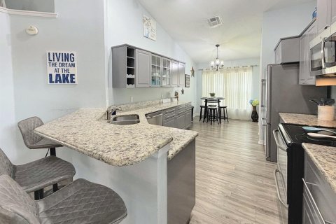 Villa ou maison à louer à Kissimmee, Floride: 4 chambres, 169.27 m2 № 2413781 - photo 3