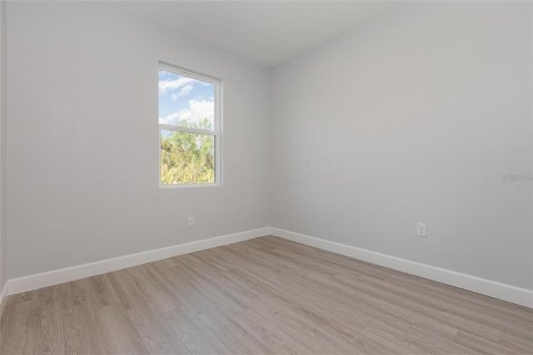 House in Port Charlotte, Florida 4 bedrooms, 151.43 sq.m. № 2217993 - photo 17