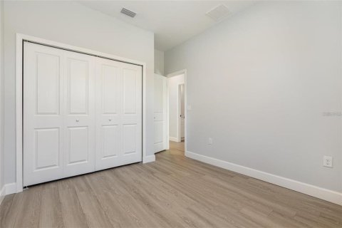 House in Port Charlotte, Florida 4 bedrooms, 151.43 sq.m. № 2217993 - photo 18