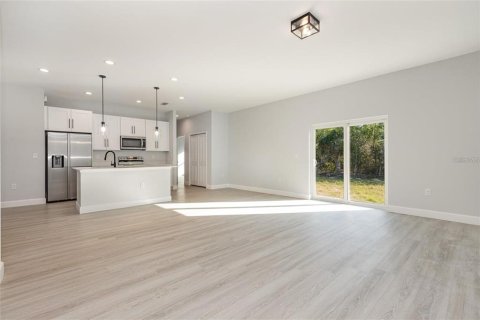 House in Port Charlotte, Florida 4 bedrooms, 151.43 sq.m. № 2217993 - photo 20