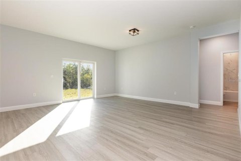 House in Port Charlotte, Florida 4 bedrooms, 151.43 sq.m. № 2217993 - photo 4