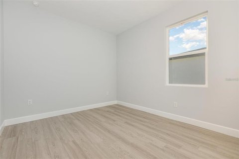 House in Port Charlotte, Florida 4 bedrooms, 151.43 sq.m. № 2217993 - photo 19