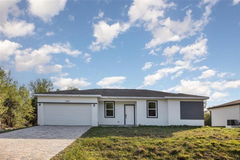 House in Port Charlotte, Florida 4 bedrooms, 151.43 sq.m. № 2217993