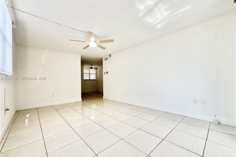 Copropriété à vendre à North Miami, Floride: 1 chambre, 71.16 m2 № 2031637 - photo 25