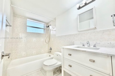 Copropriété à vendre à North Miami, Floride: 1 chambre, 71.16 m2 № 2031637 - photo 30