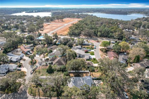 House in Eustis, Florida 3 bedrooms, 198.81 sq.m. № 1557112 - photo 8