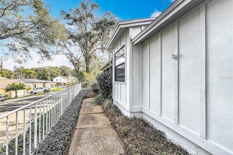 House in Eustis, Florida 3 bedrooms, 198.81 sq.m. № 1557112 - photo 20