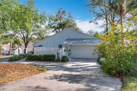 House in Eustis, Florida 3 bedrooms, 198.81 sq.m. № 1557112 - photo 21