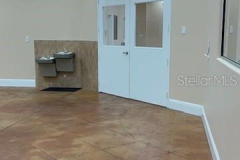Propiedad comercial en alquiler en Casselberry, Florida, 929.02 m2 № 1437259 - foto 25