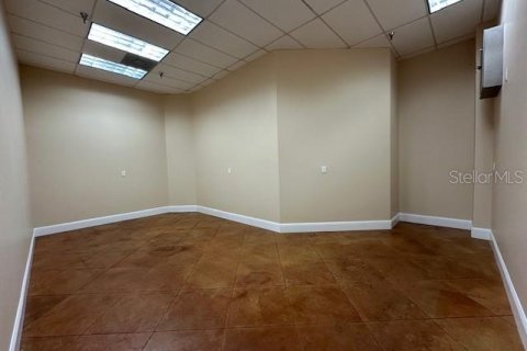 Propiedad comercial en alquiler en Casselberry, Florida, 929.02 m2 № 1437259 - foto 21