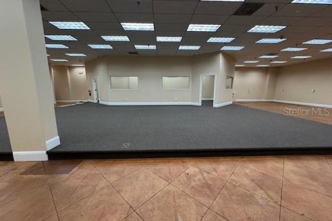 Propiedad comercial en alquiler en Casselberry, Florida, 929.02 m2 № 1437259 - foto 19