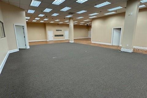 Propiedad comercial en alquiler en Casselberry, Florida, 929.02 m2 № 1437259 - foto 14