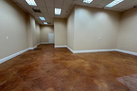 Propiedad comercial en alquiler en Casselberry, Florida, 929.02 m2 № 1437259 - foto 18